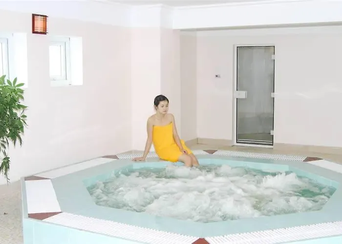 Golden Hotel Hạ Long